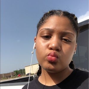 Meet your Posher, Alyssa